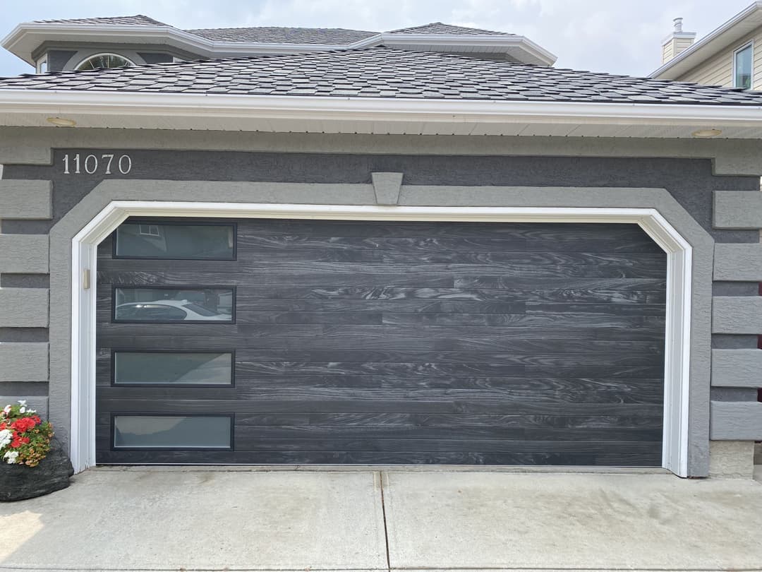 Top 5 Signs You Need Garage Door Repair in Calgary